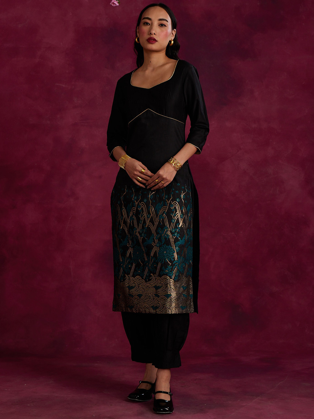 

Abhishti Floral Embroidered Sweetheart Neck Zari Cotton Silk Straight Kurta with Patiala, Black