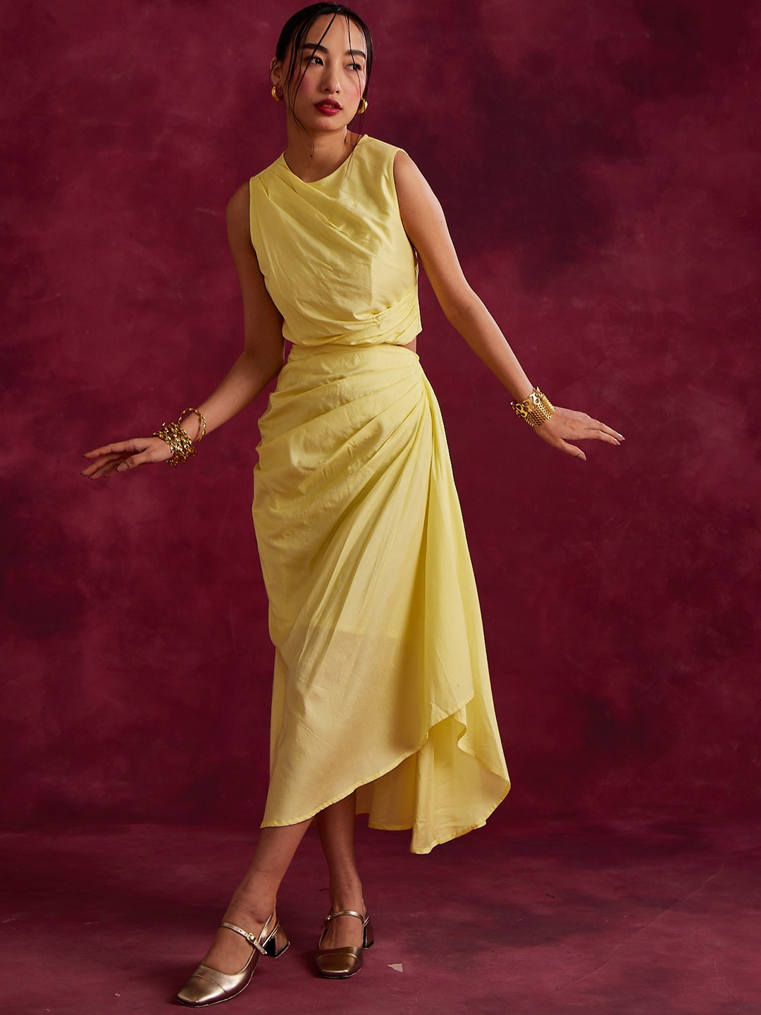 

Abhishti Pleated Detailed Crop Top With Skirt, Yellow