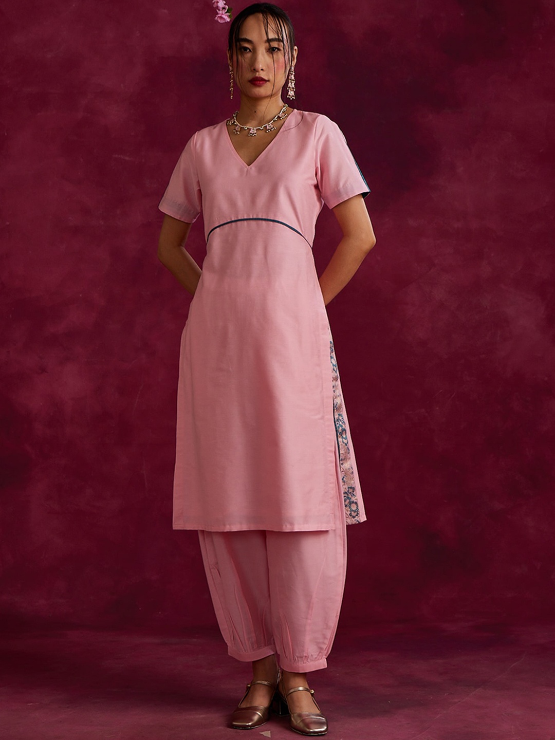

Abhishti V-Neck Regular Sleeves With Contrast Floral Zari Slits Cotton Straight Kurta, Pink