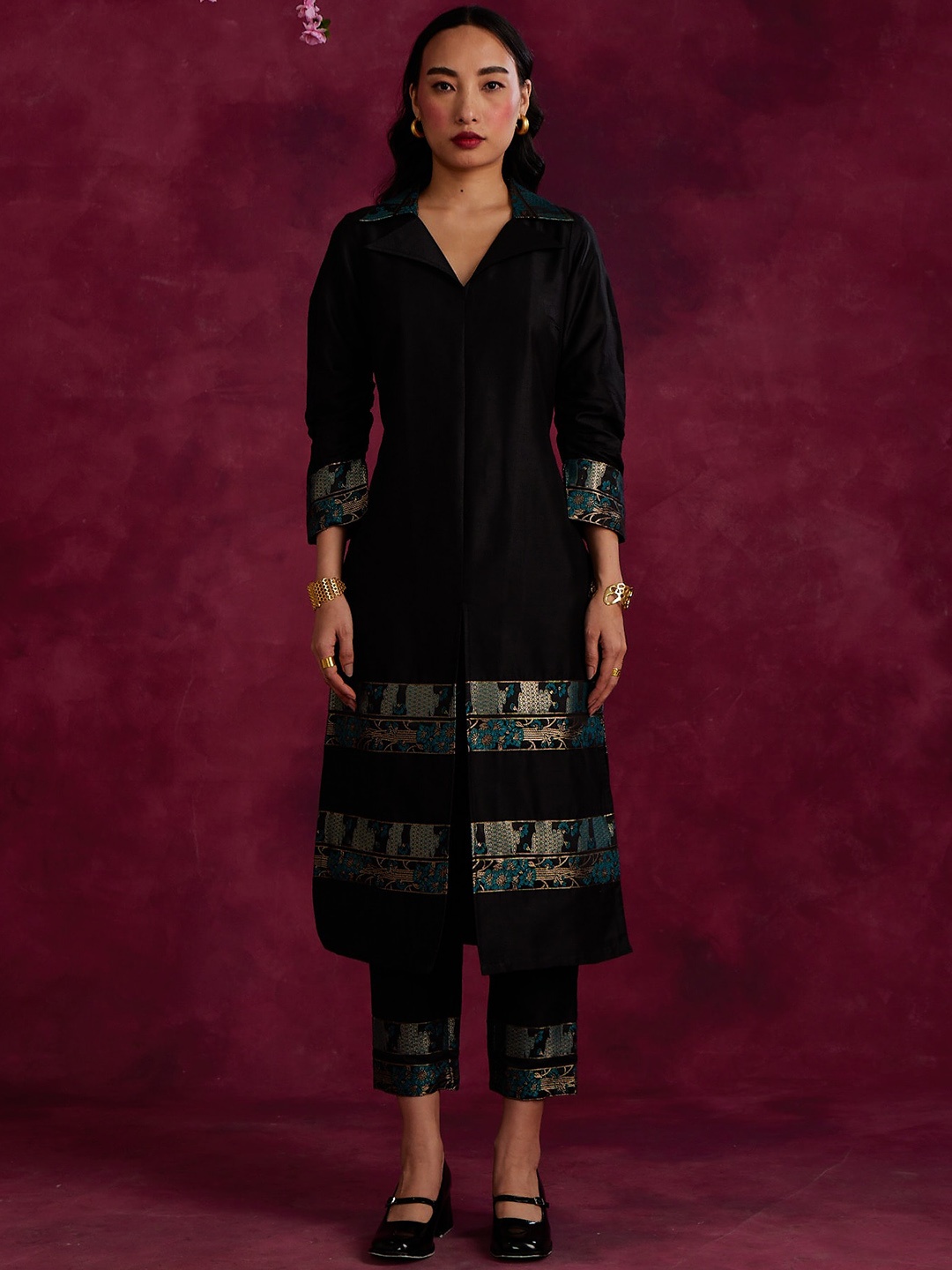 

Abhishti Embellished Lapel Collared Regular Sleeves Thread Work Kurta, Black