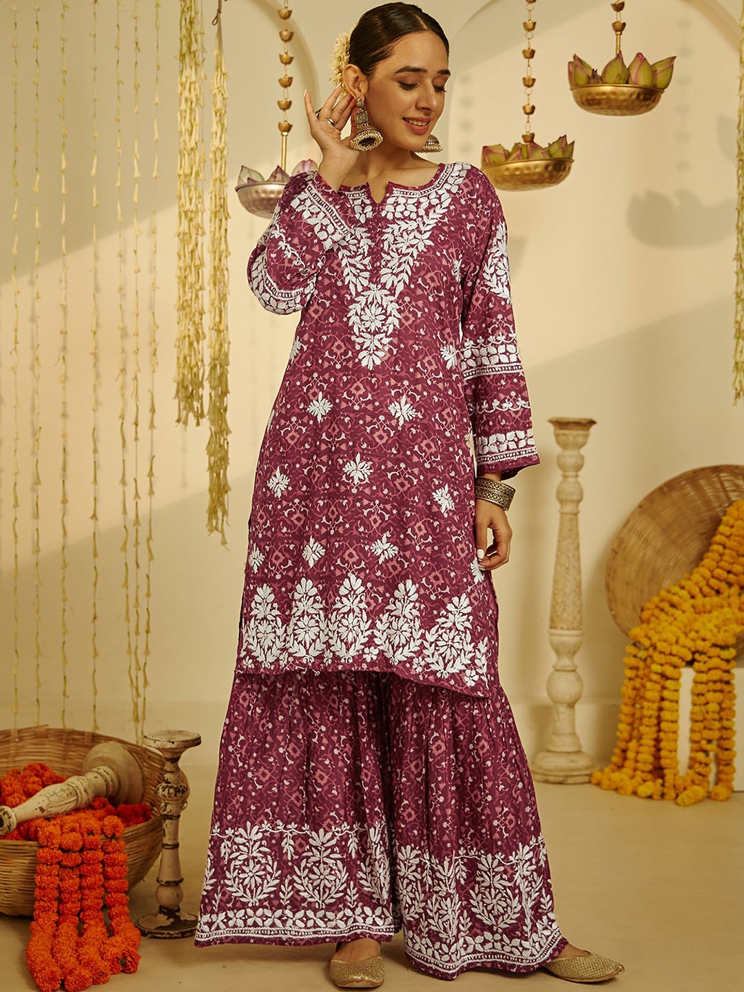 

House of Chikankari Floral Embroidered Round Neck Straight Kurta with Palazzos, Pink