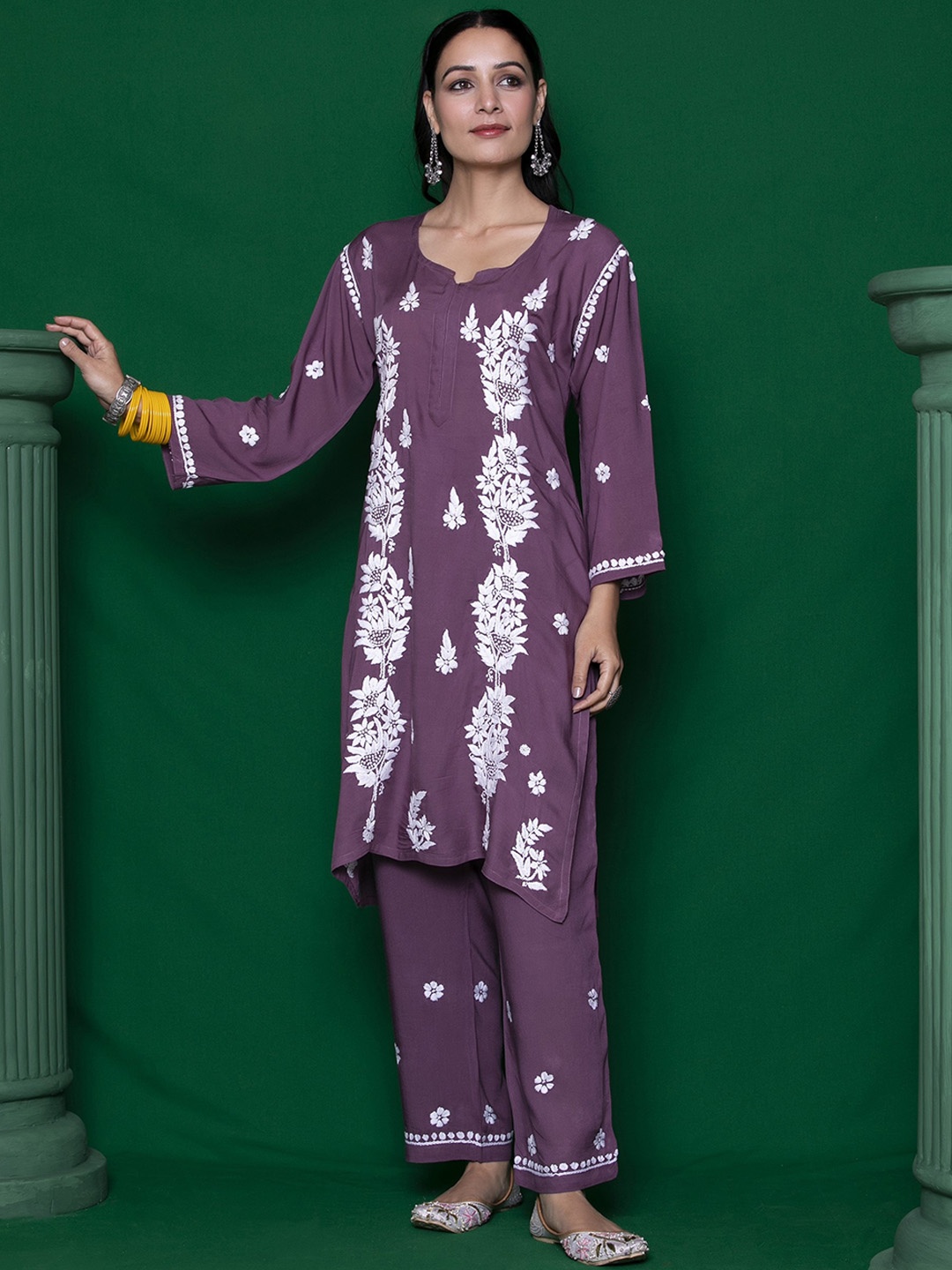 

House of Chikankari Floral Embroidered Round Neck Straight Kurta with Trousers, Purple