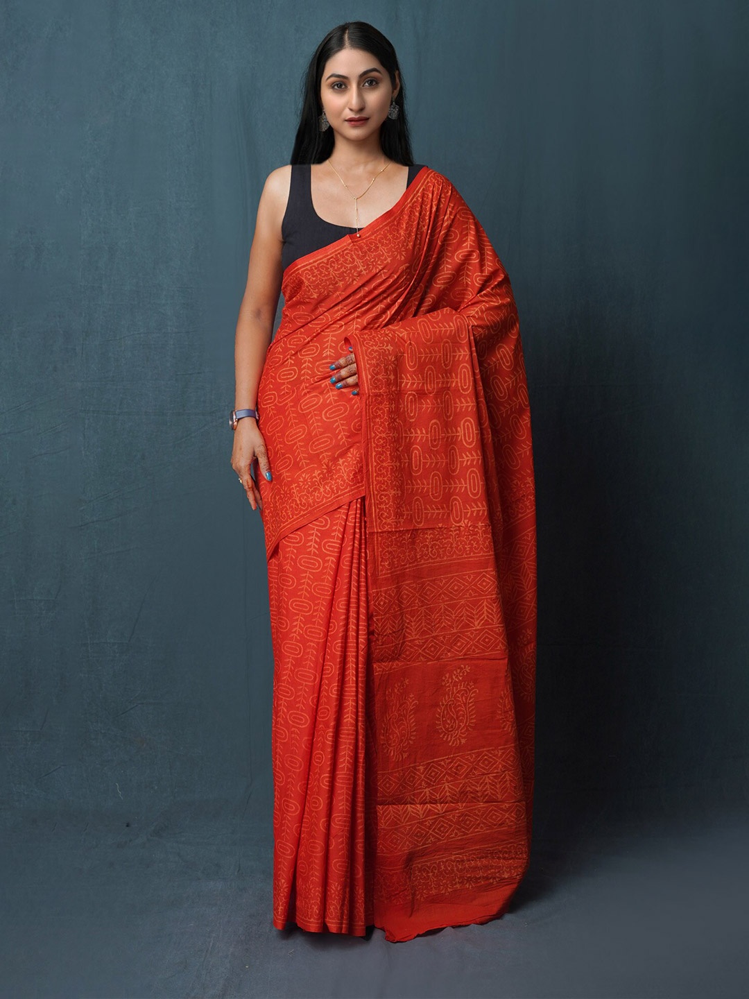 

Unnati Silks Ethnic Motifs Pure Cotton Handloom Block Printed Saree, Red