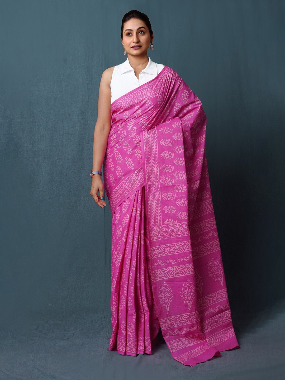 

Unnati Silks Ethnic Motifs Printed Pure Cotton Handloom Block Print Saree, Pink