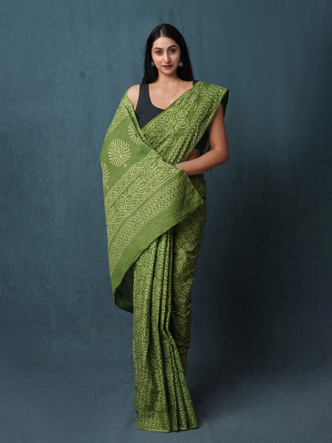 

Unnati Silks Ethnic Motifs Pure Cotton Block Print Saree, Green