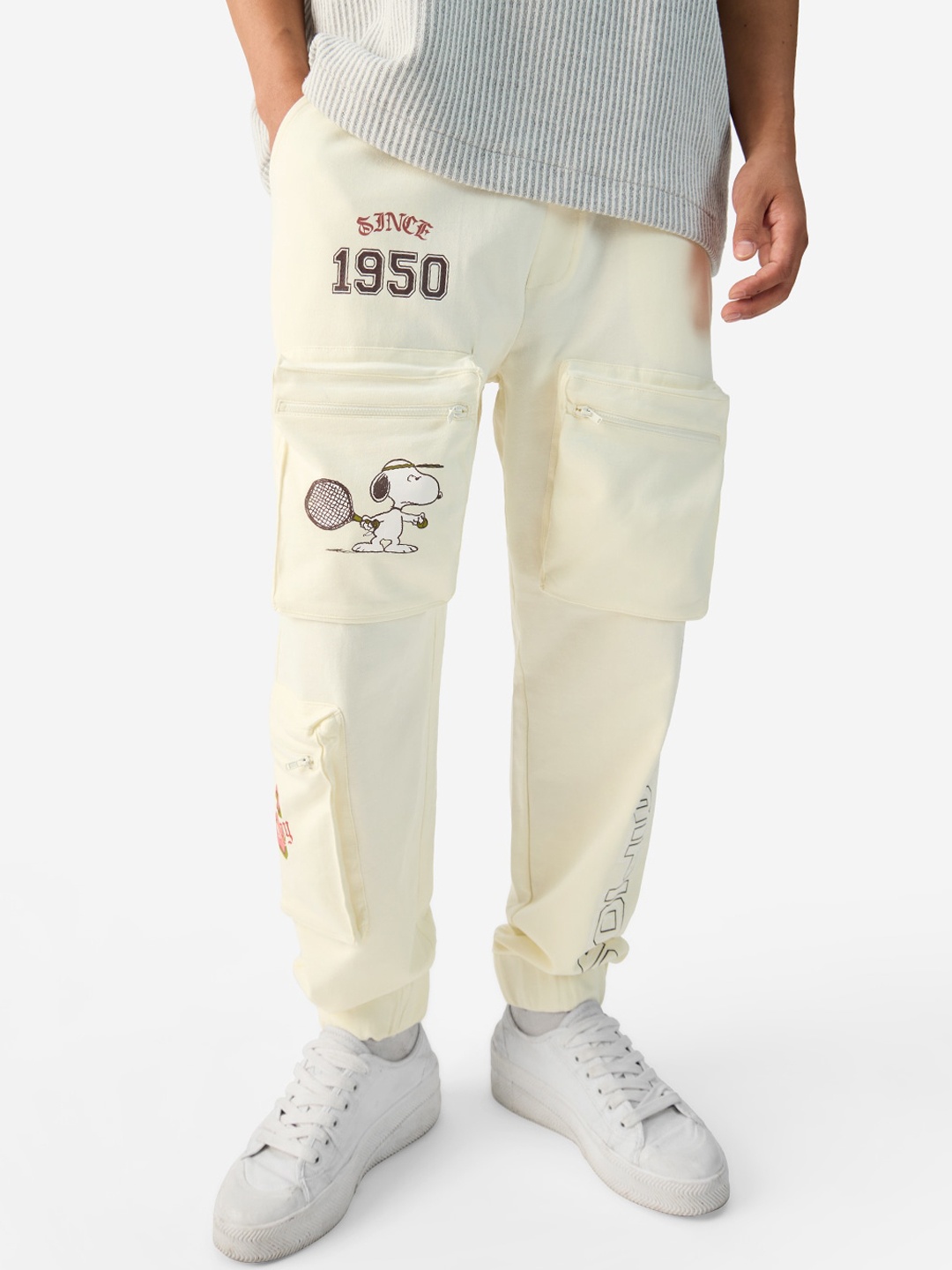 

The Souled Store Men Printed Cotton Mid Rise Relaxed Fit Joggers, Off white