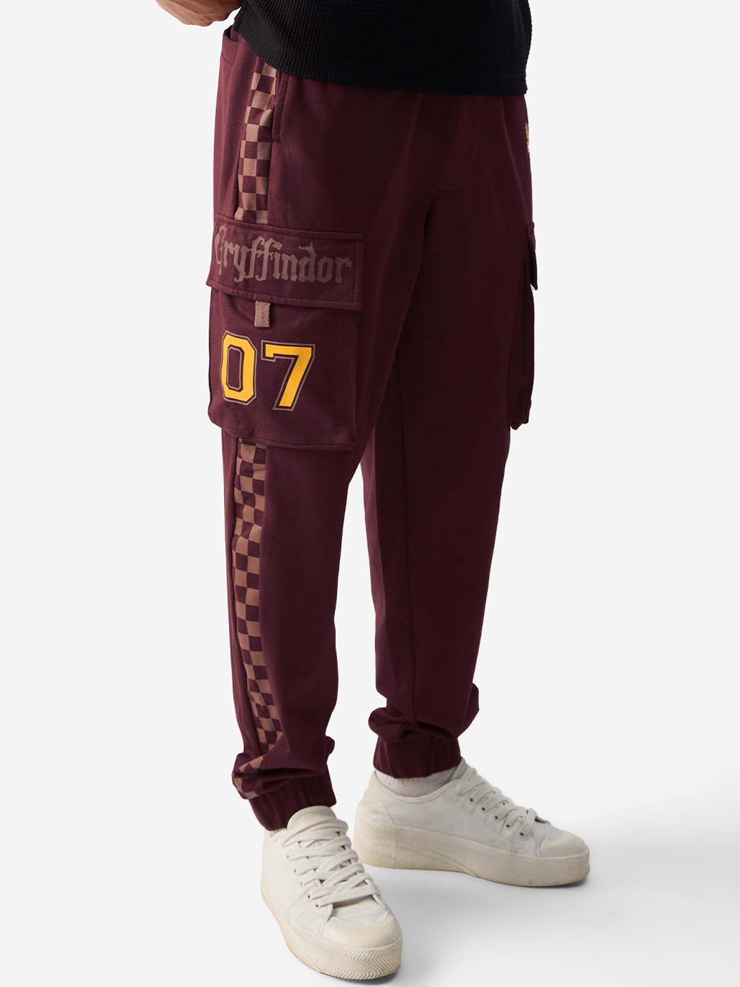 

The Souled Store Men Printed Cotton Mid Rise Relaxed Fit Joggers, Burgundy