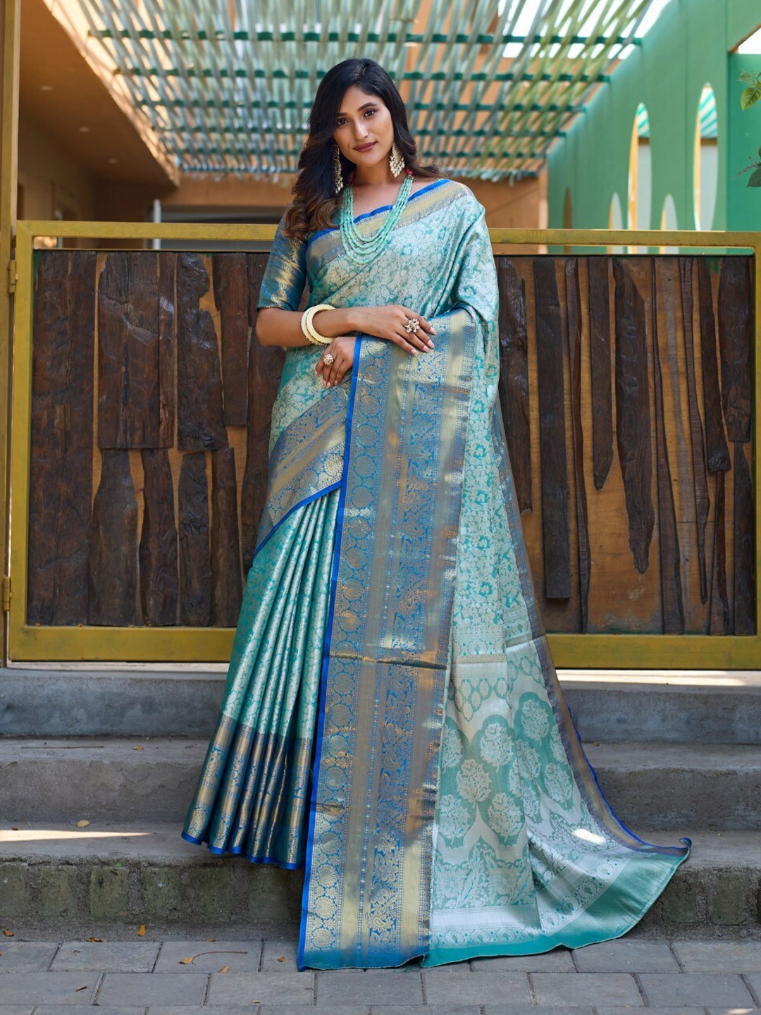 

LeeliPeeri Designer Floral Woven Design Zari Detailed Banarasi Saree, Teal