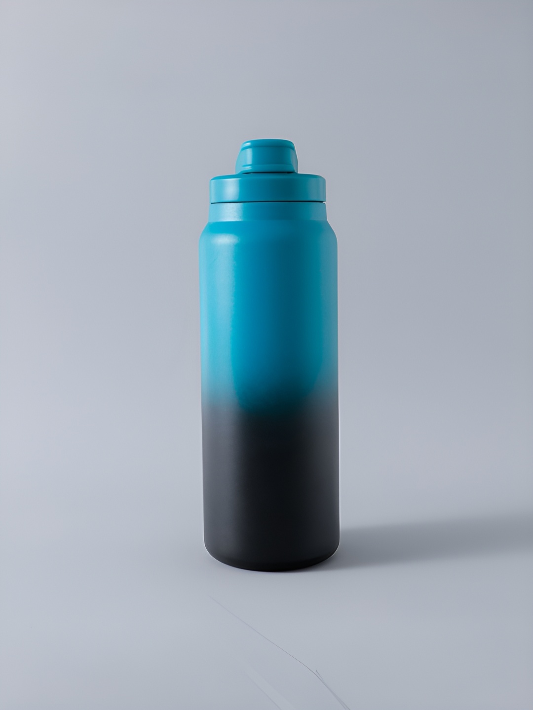 

Aura Teal & Black Single Stainless Steel Solid Double Wall Vacuum Water Bottle