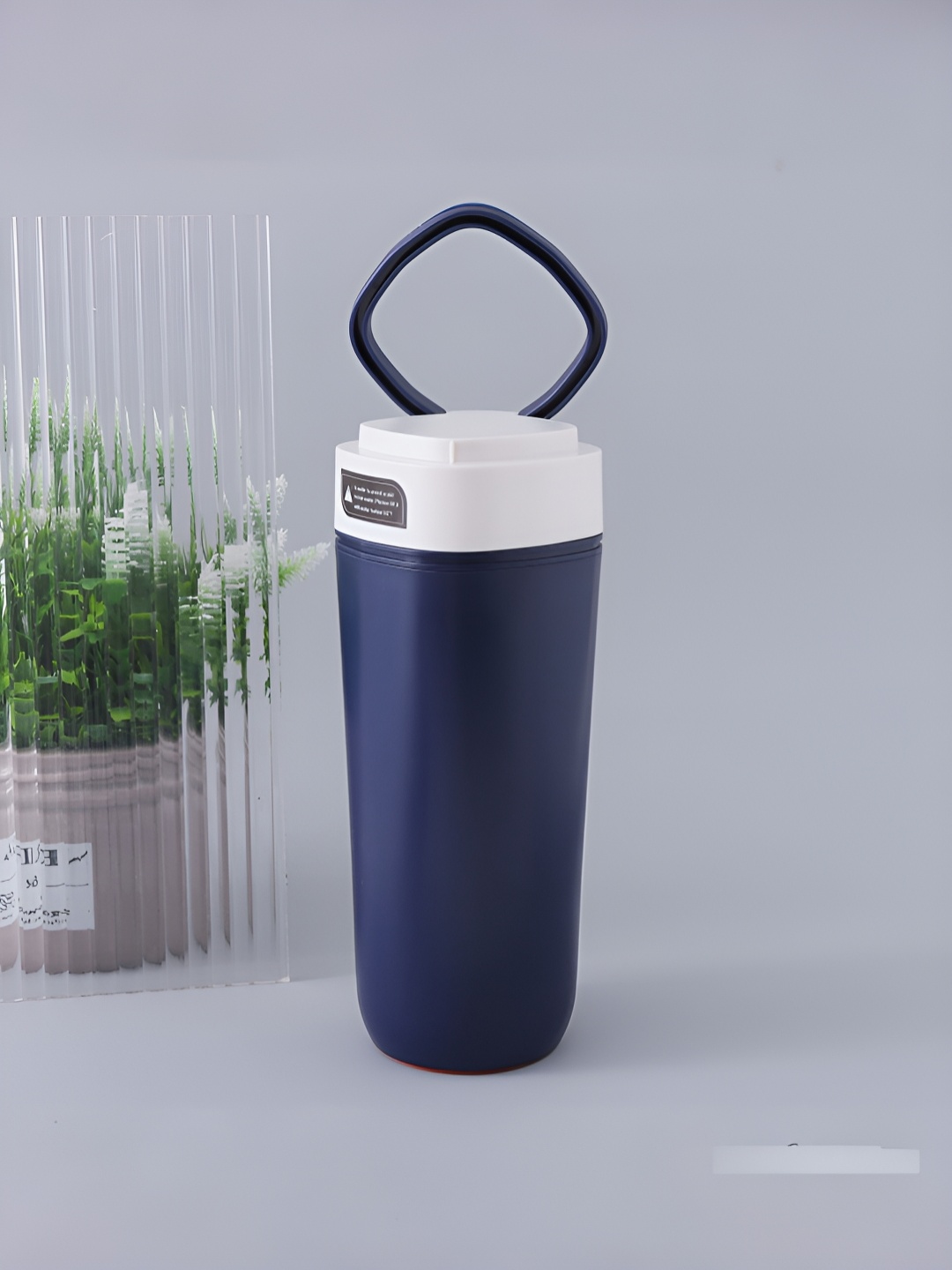

Aura Blue & White Single Stainless Steel Solid Double Wall Vacuum Water Bottle