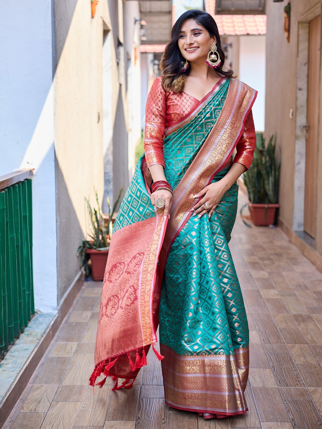 

LeeliPeeri Designer Ethnic Motifs Woven Design Zari Detailed Banarasi Saree, Teal