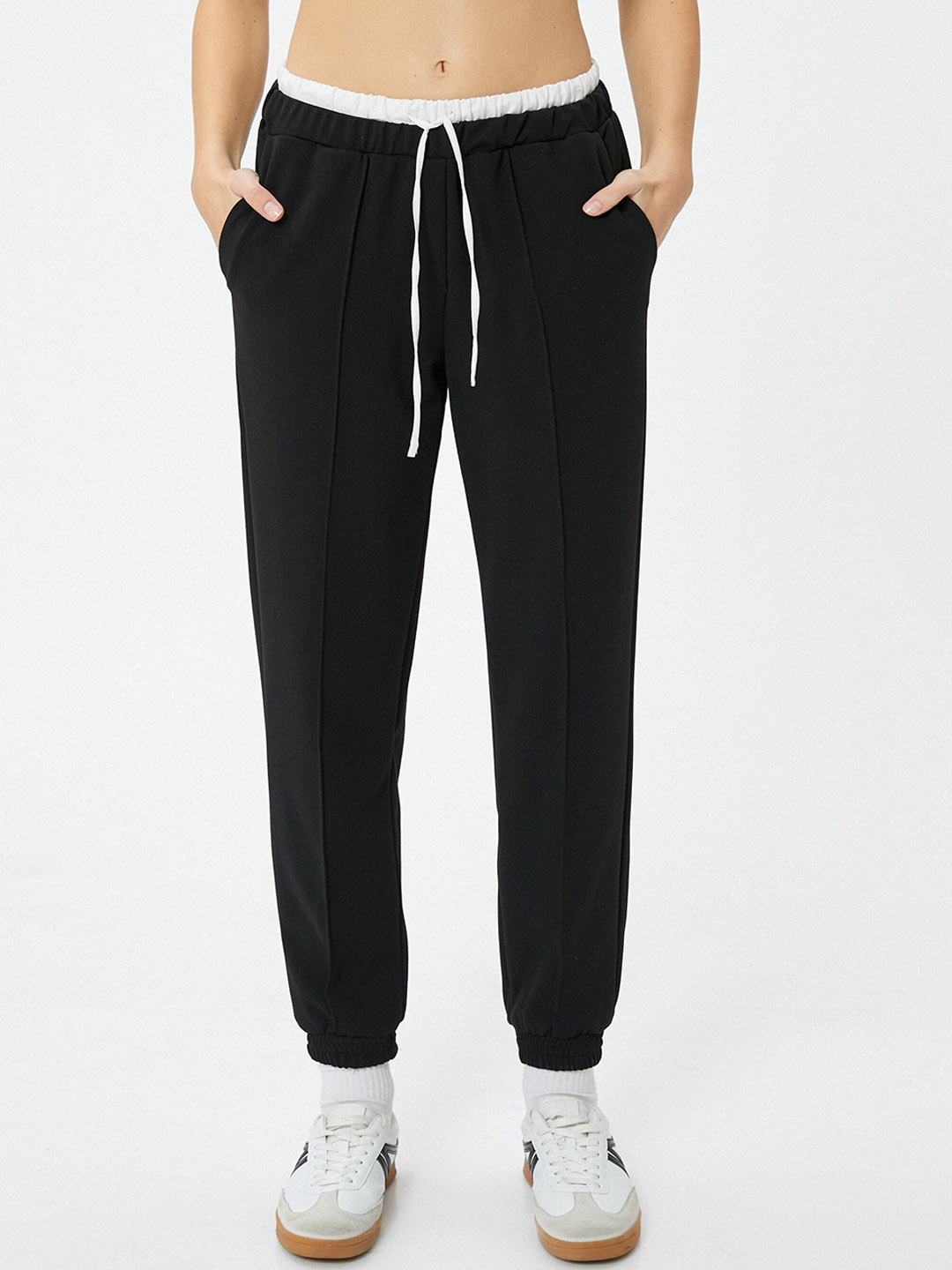 

Koton Women Loose Fit Joggers, Black