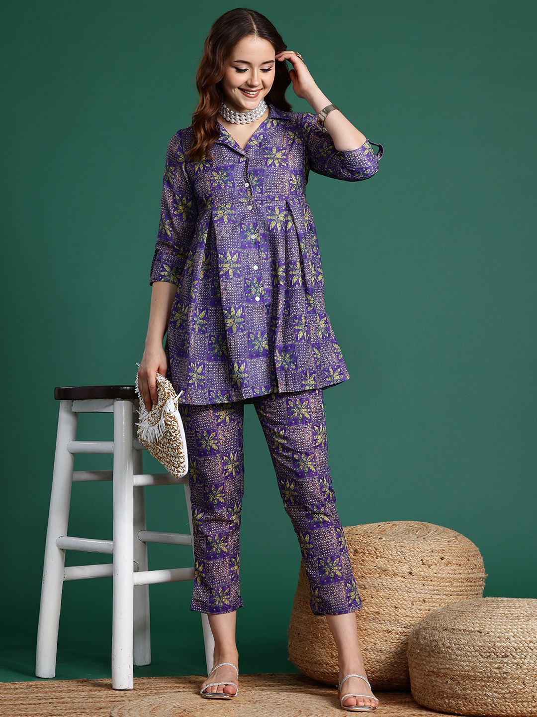 

Sangria Ethnic Printed Kurti with Crop Trousers, Navy blue