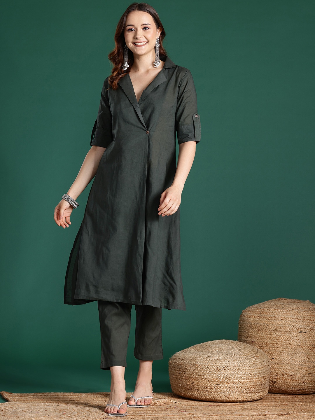 

Sangria Pure Cotton Kurta with Trousers, Olive