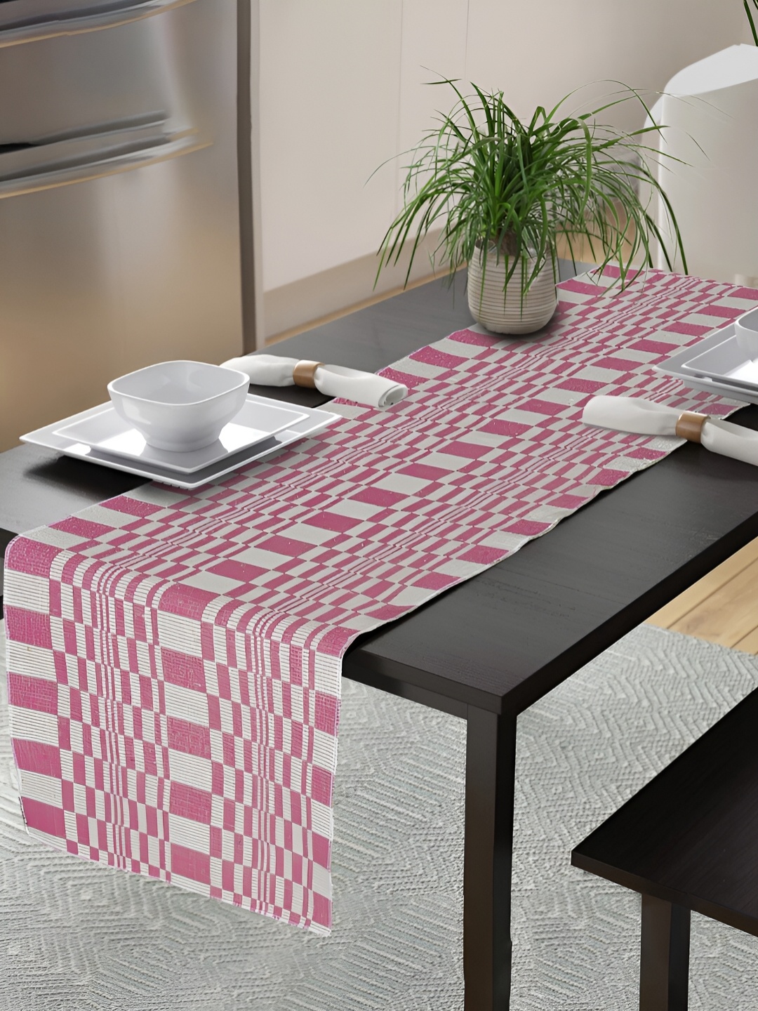 

KLOTTHE Pink Printed Pure Cotton Table Runner