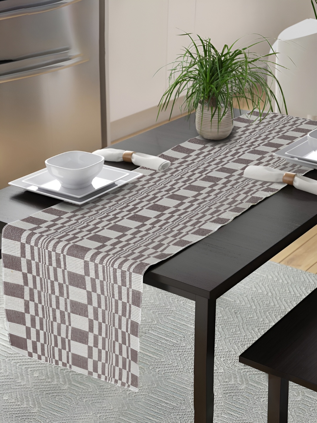 

KLOTTHE Brown Geometric Printed Pure Cotton Table Runner