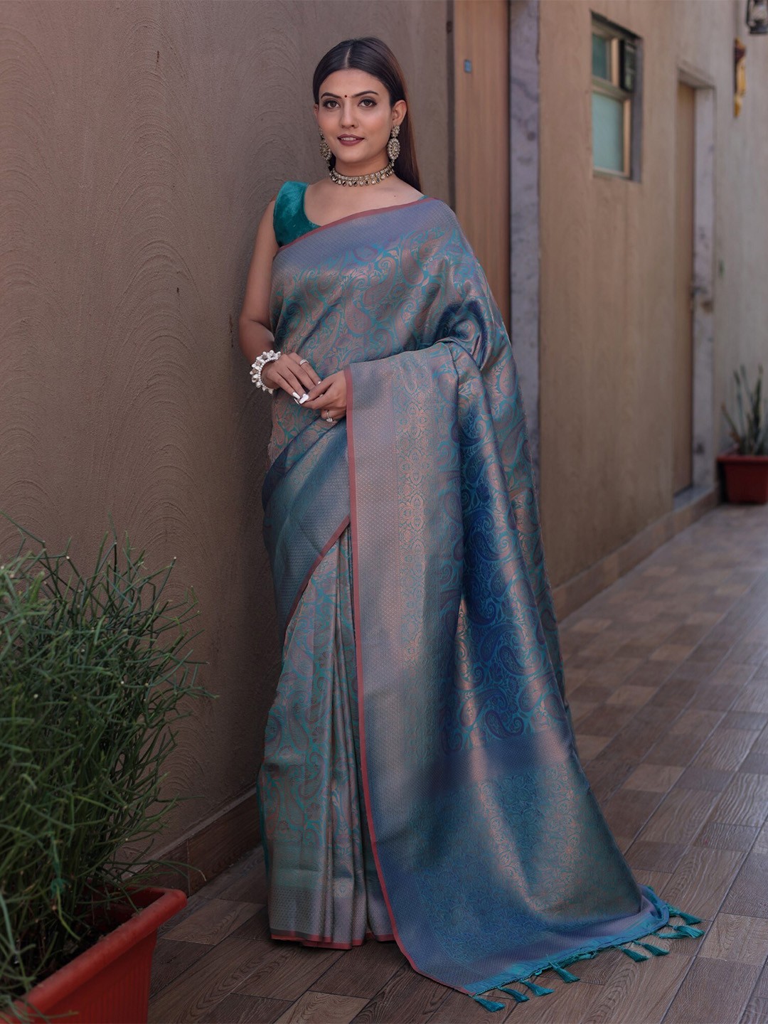 

LeeliPeeri Designer Ethnic Motifs Woven Design Zari Kanjeevaram Silk Saree, Teal
