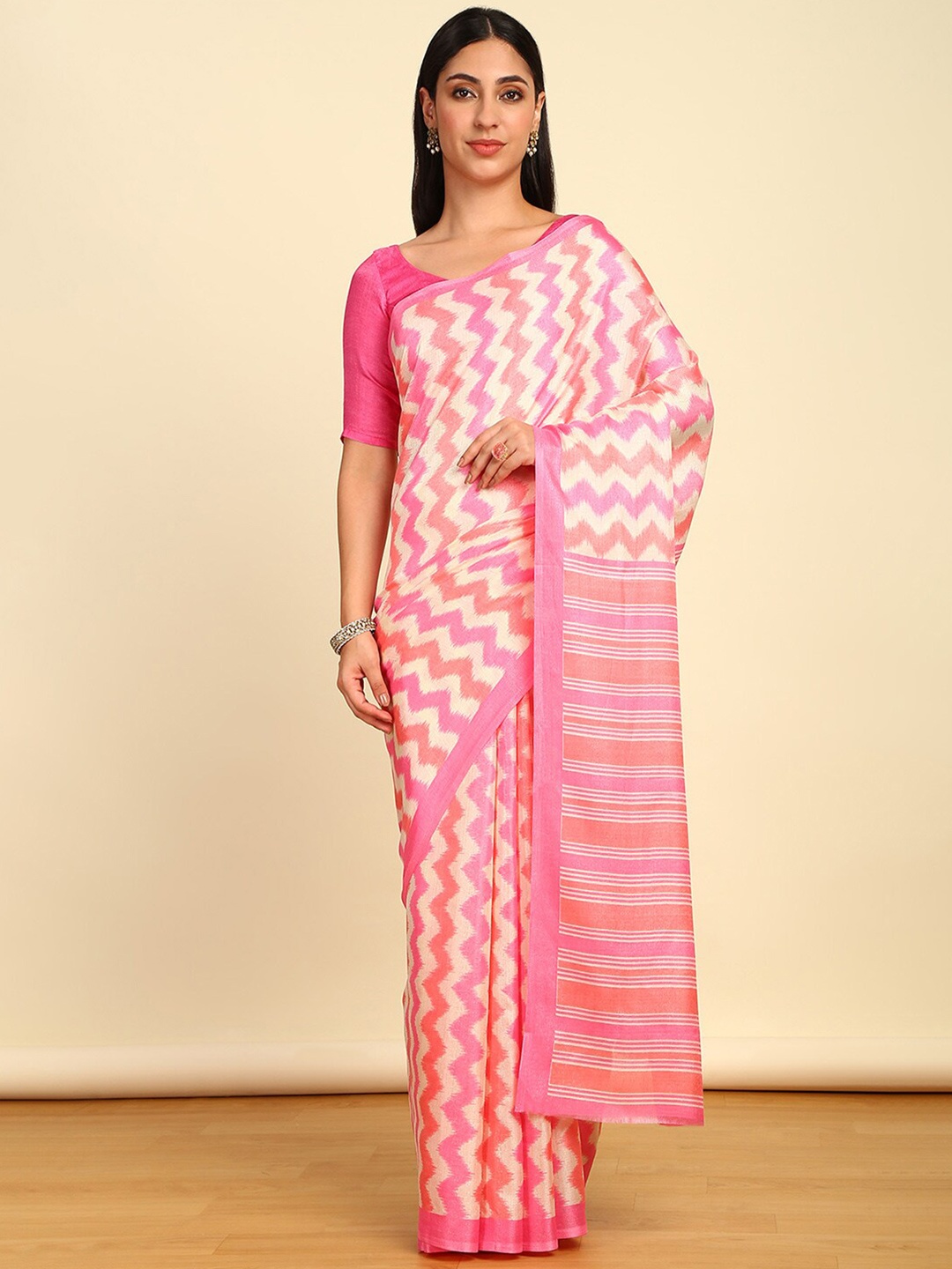 

Soch Geometric Printed Saree, Magenta