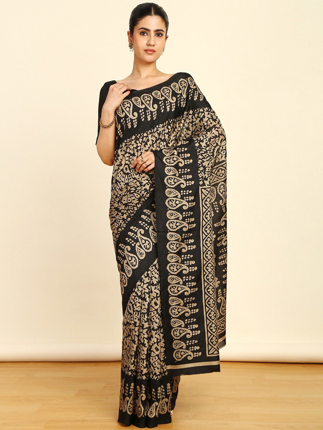 

Soch Paisley Printed Pure Chiffon Saree, Black