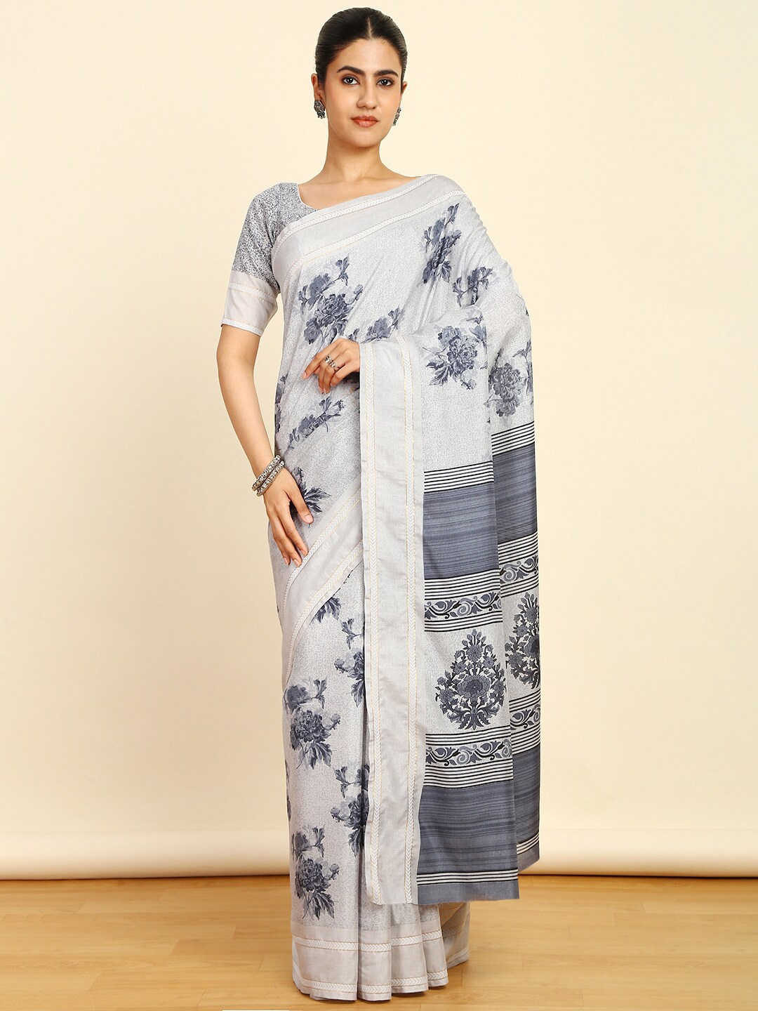 

Soch Floral Printed Saree, Grey