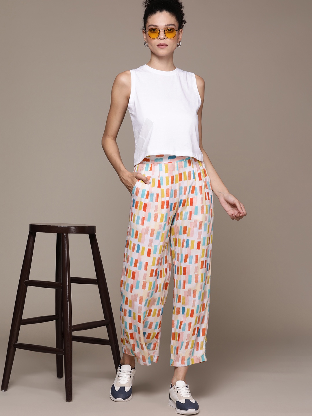 

Roadster Women Printed Loose Fit High-Rise Trousers, Multi
