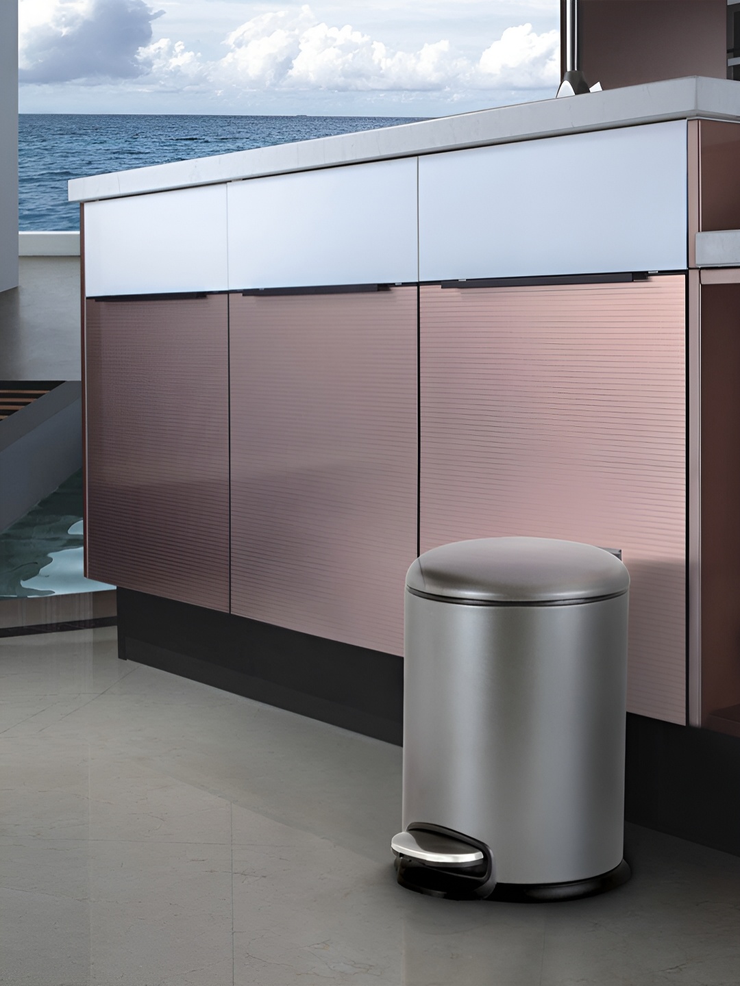 

Freelance Grey Stainless Steel Pedal Dustbin With Lid 8 L