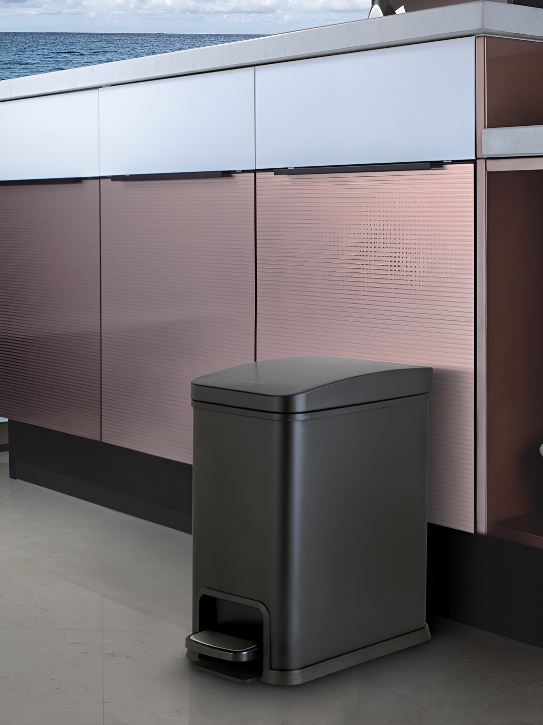 

Freelance Black Stainless Steel Pedal Dustbin With Lid 8L