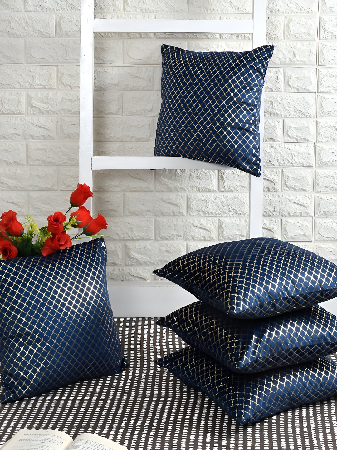 

BIGGER FISH Blue 5 Pieces Printed Velvet Square Cushion Covers