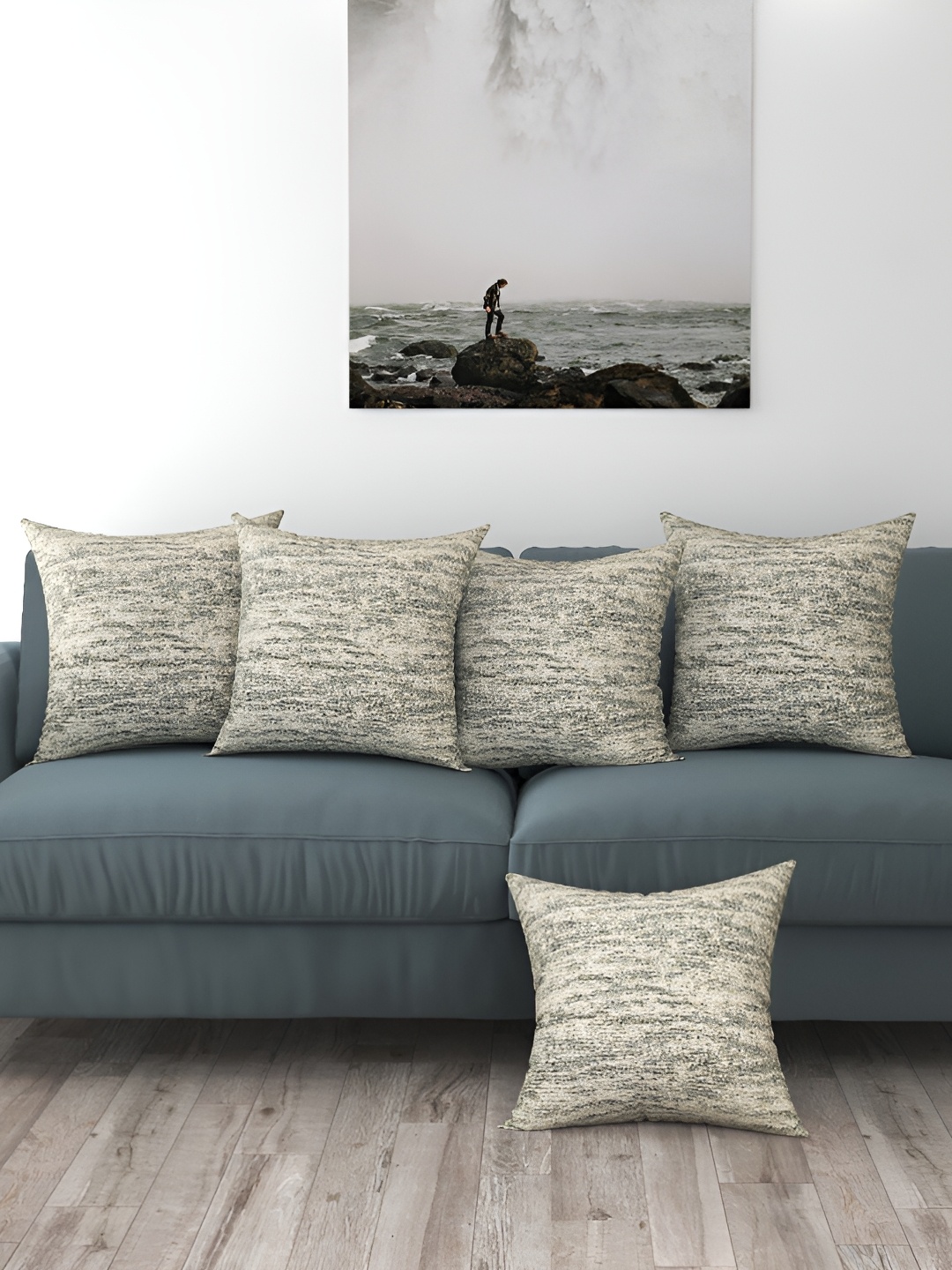 

BIGGER FISH Black & White 5 Pieces Self Design Velvet Square Cushion Covers