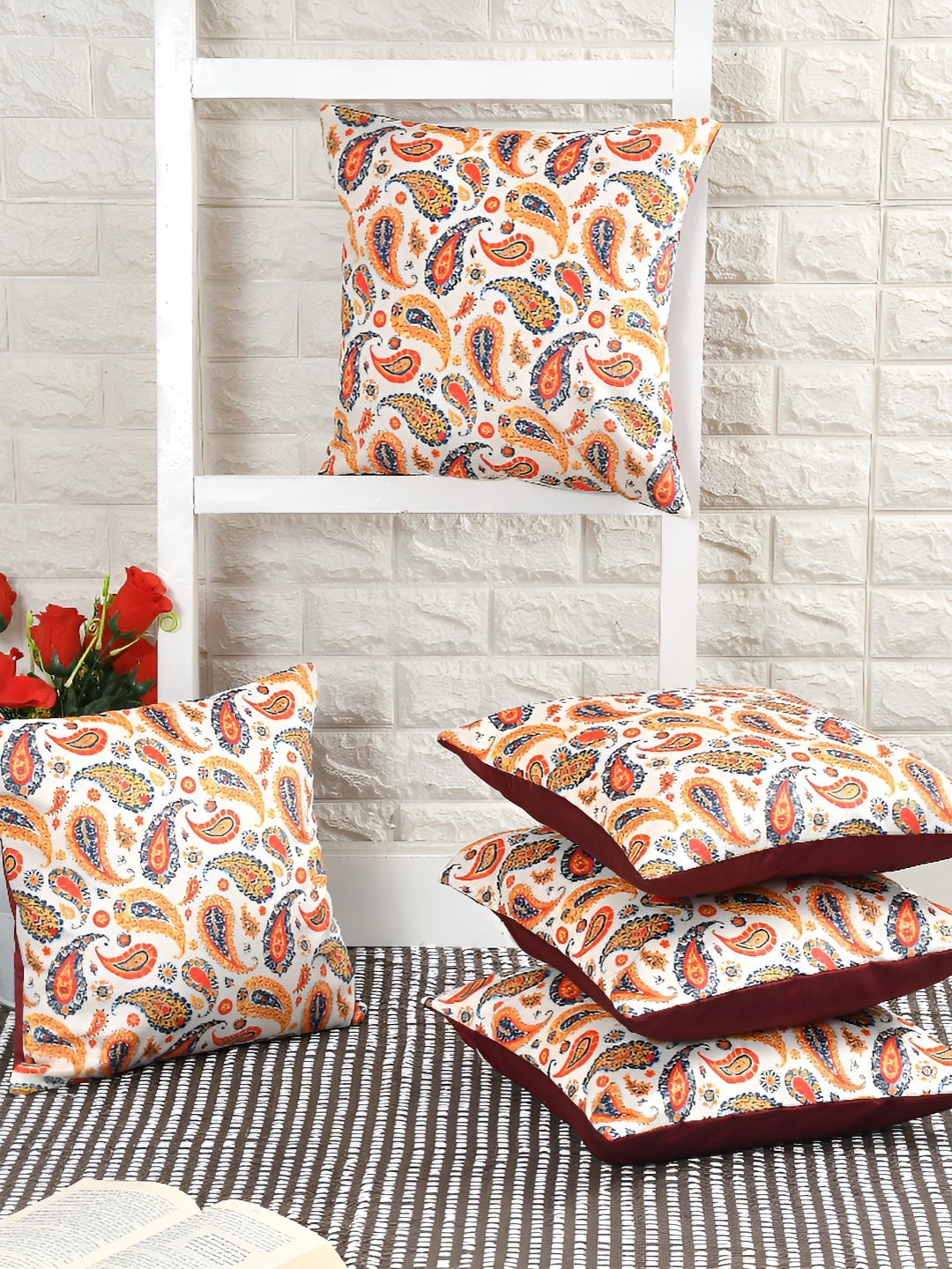 

BIGGER FISH Maroon White 5 Pieces Square Cushion Covers