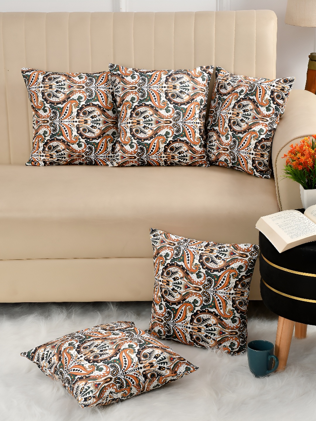 

BIGGER FISH Brown & White 5 Pieces Ethnic Motifs Velvet Square Cushion Covers