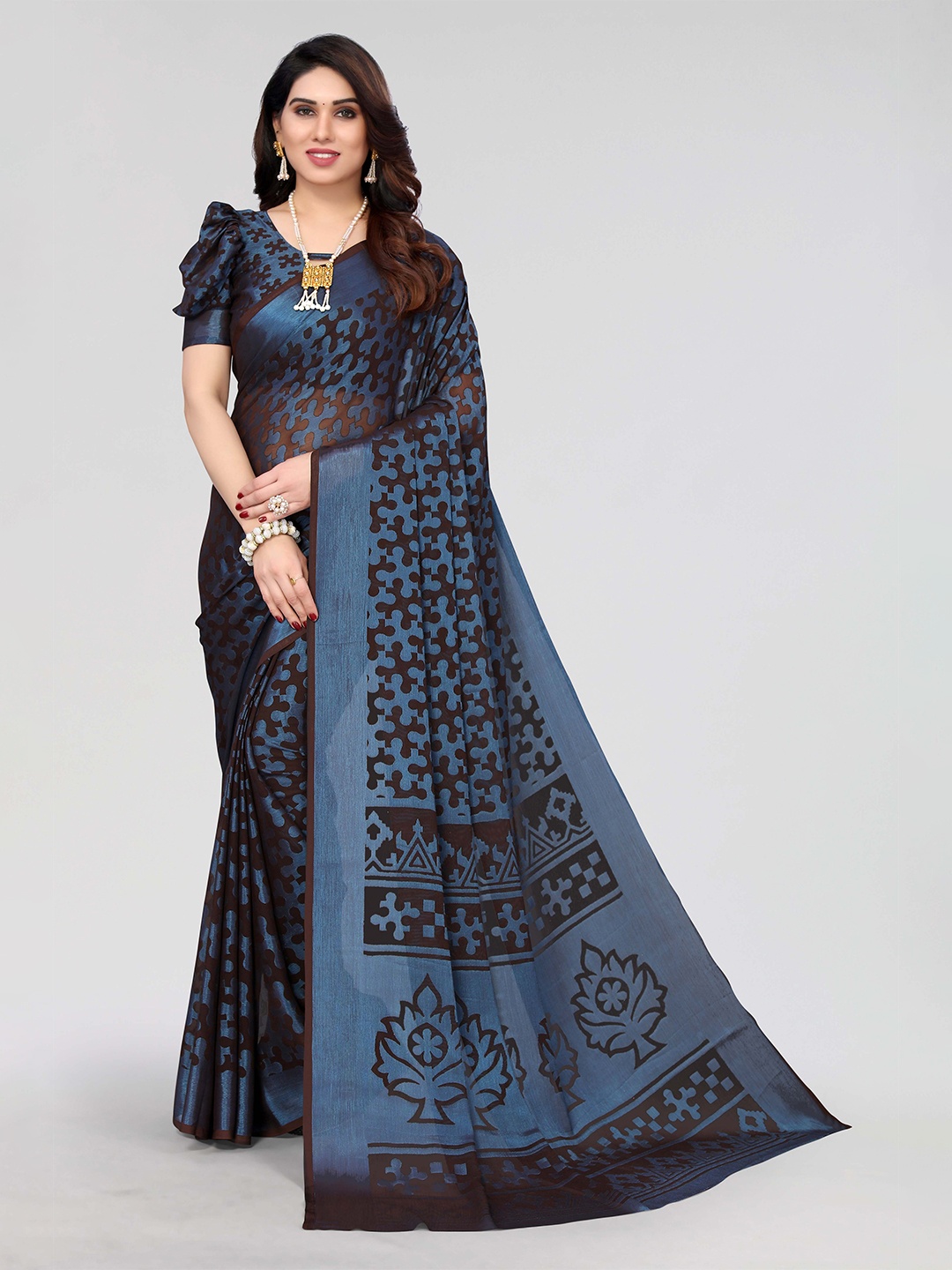 

HALFSAREE STUDIO Abstract Woven Design Zari Saree, Black