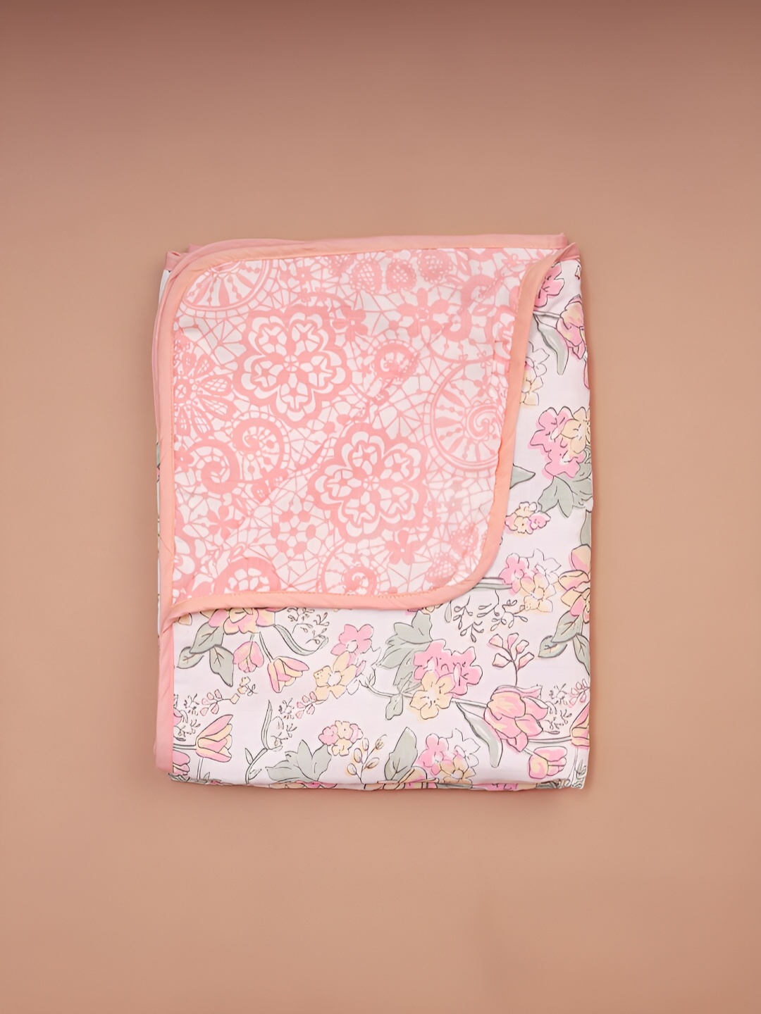 

Fancy Fluff Peach-Coloured & White Floral Mild Winter Single Bed Blanket
