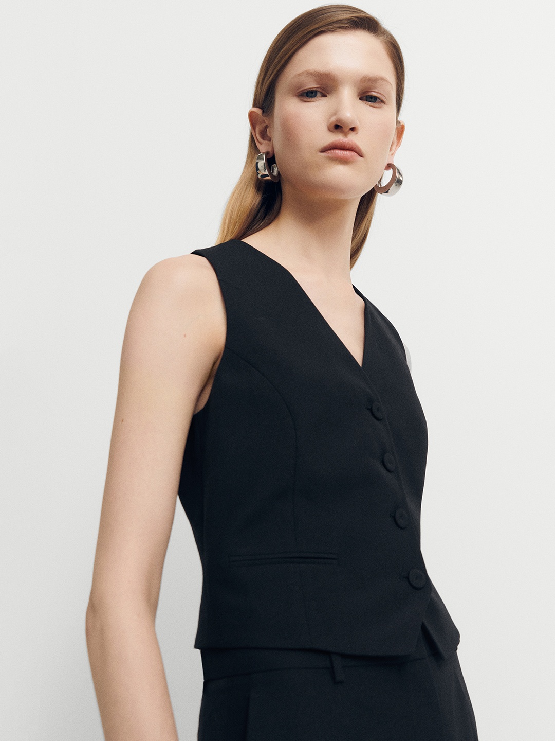 

MANGO V-Neck Wool-Blend Sleeveless Waistcoat, Black
