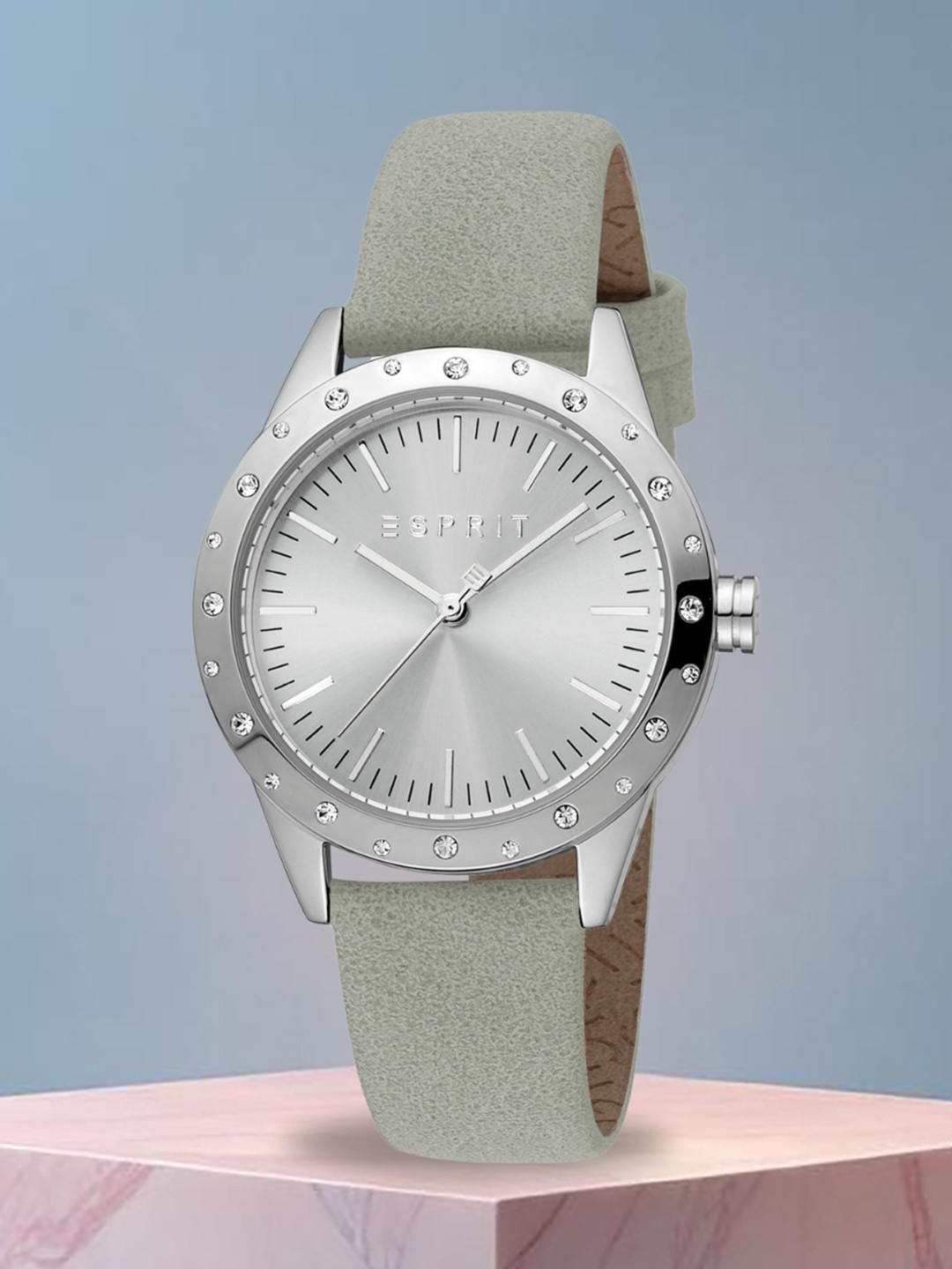 

ESPRIT Women Dial & Wrap Around Straps Analogue Watch ES1L302P1025, Grey
