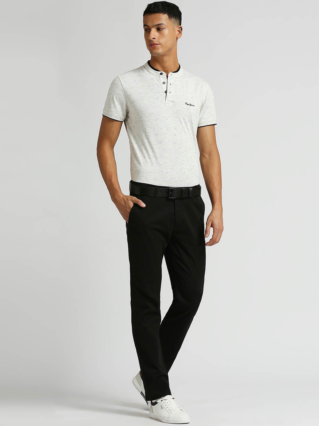 

Pepe Jeans Men Straight Fit Mid-Rise Chinos Trousers, Black