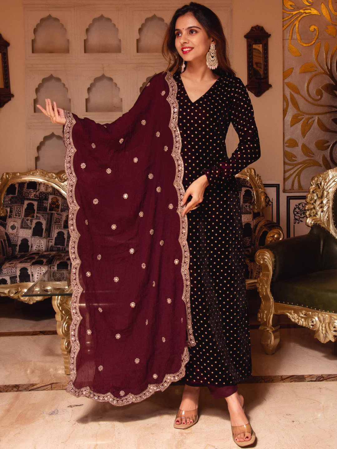 

Calmna Women Ethnic Motifs Embroidered Regular Mirror Work Velvet Kurta with Pyjamas & With Dupatta, Purple