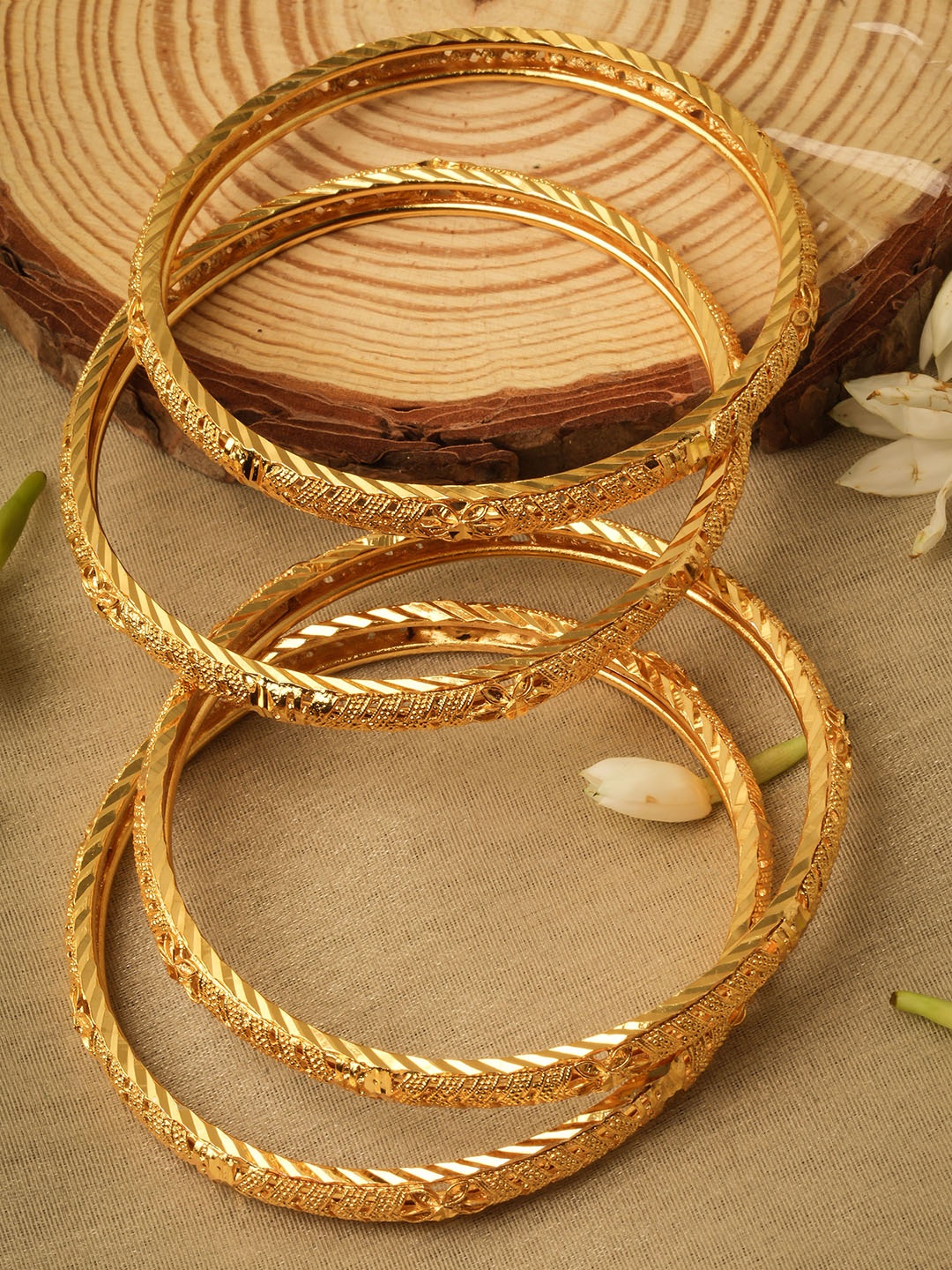 Mirraw Set of 4 Gold Plated Bangles