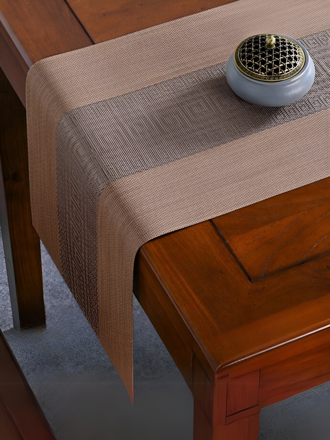 

UniKart 7-Pcs Camel Brown Striped Anti-Slip Table Placemats & Runner