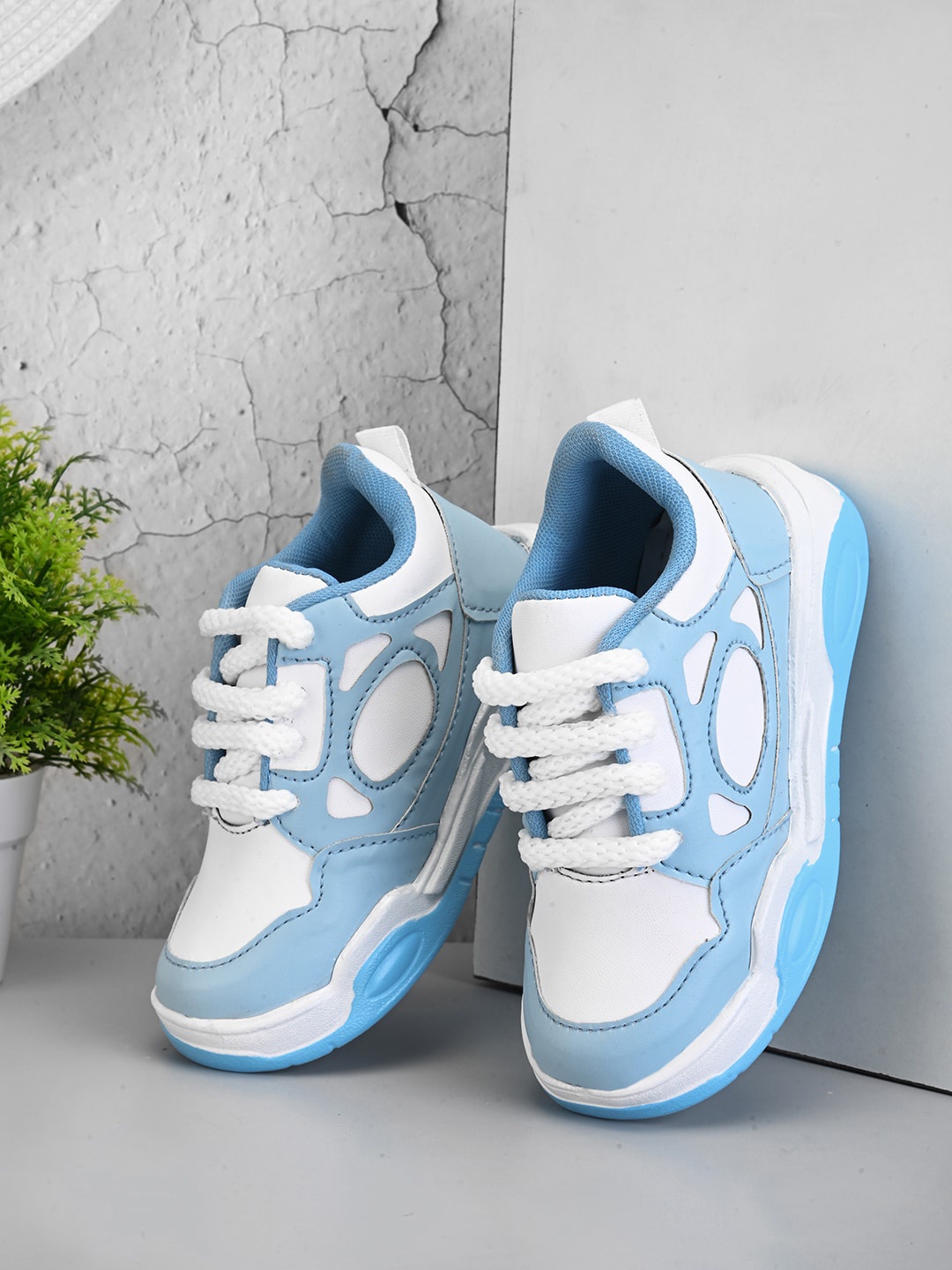 

BAESD Kids Colourblocked Sneakers, Blue