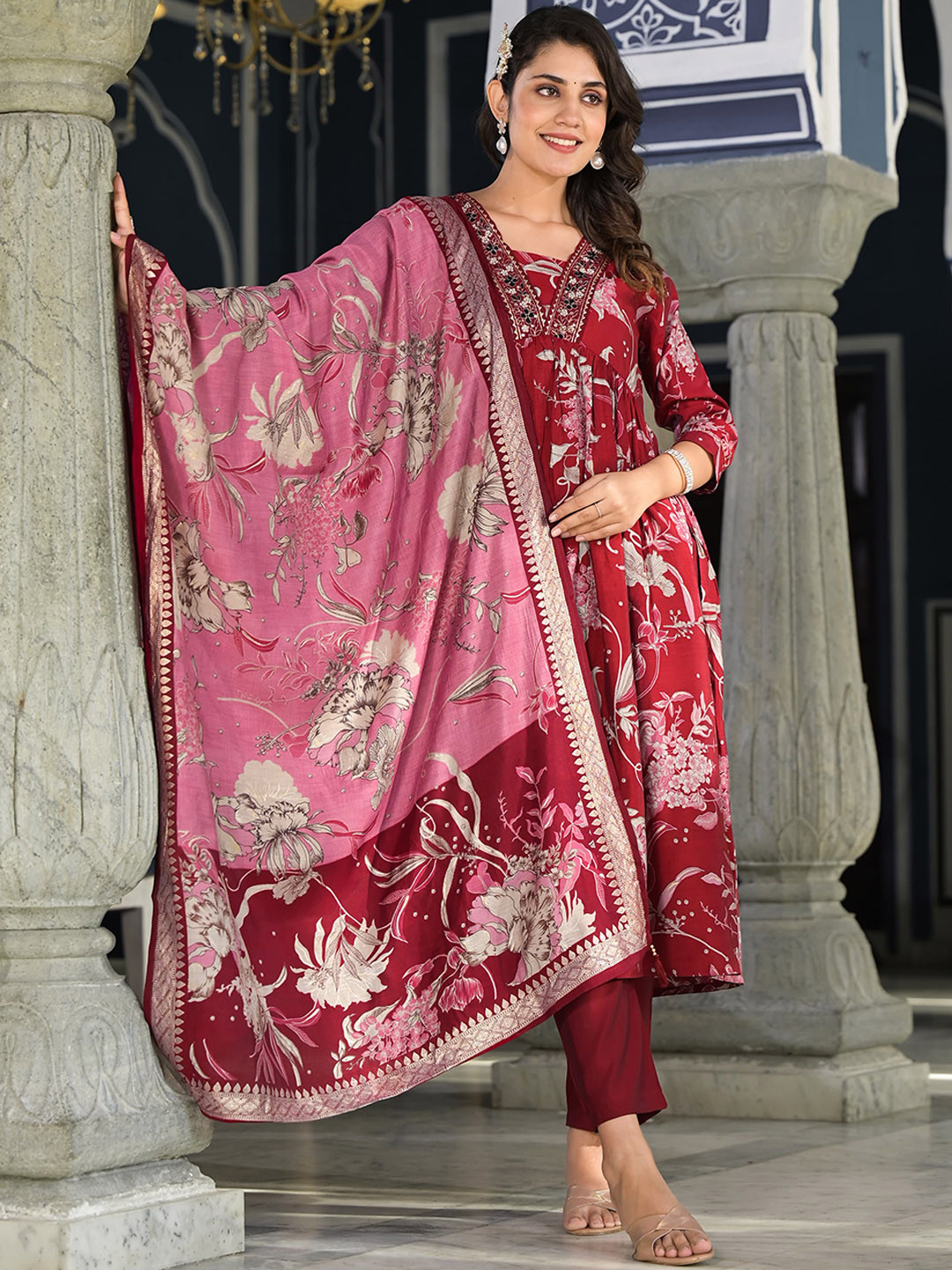 

INDYES Floral Printed Gotta Patti V-Neck Straight Kurta with Trousers & Dupatta, Maroon