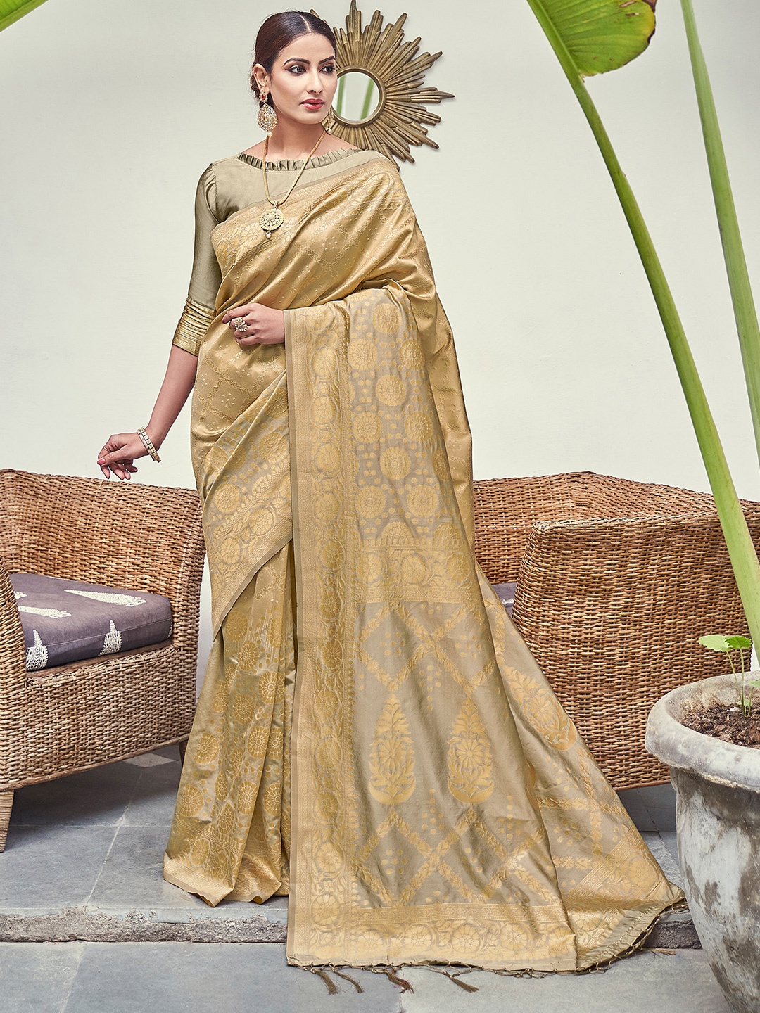 

TIRA Ethnic Woven Design Zari Art Silk Banarasi Saree, Gold