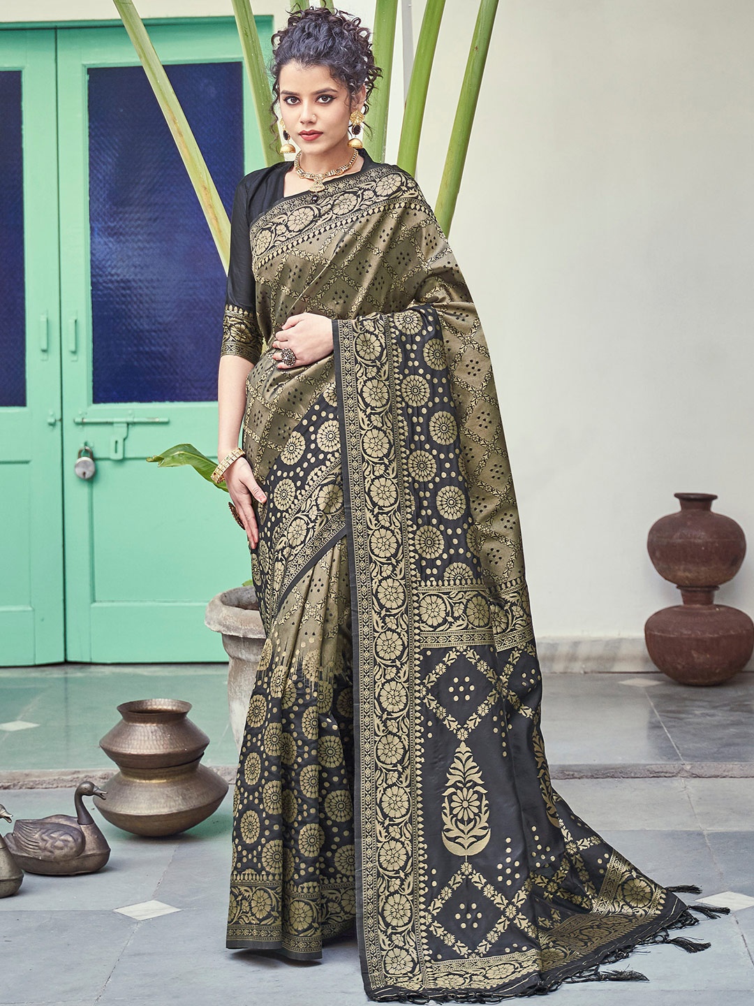 

TIRA Ethnic Woven Design Zari Art Silk Banarasi Saree, Black