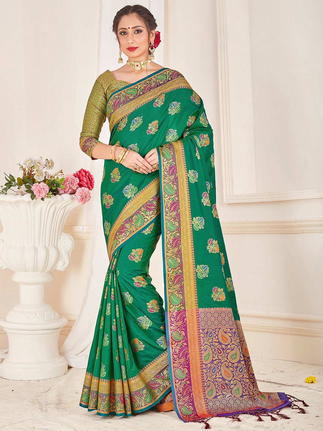 

TIRA Ethnic Woven Design Zari Art Silk Banarasi Saree, Green