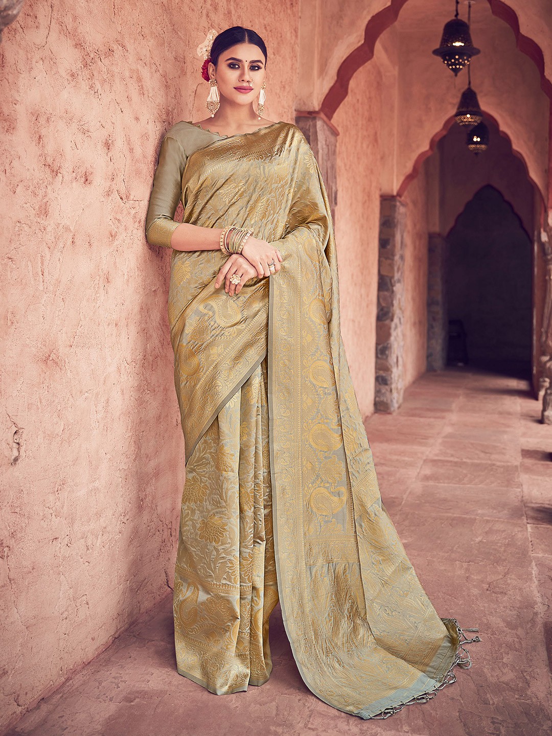 

TIRA Woven Design Zari Banarasi Saree, Gold
