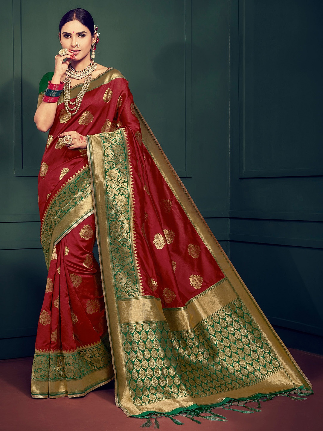 

TIRA Ethnic Motifs Woven Design Zari Banarasi Saree, Maroon