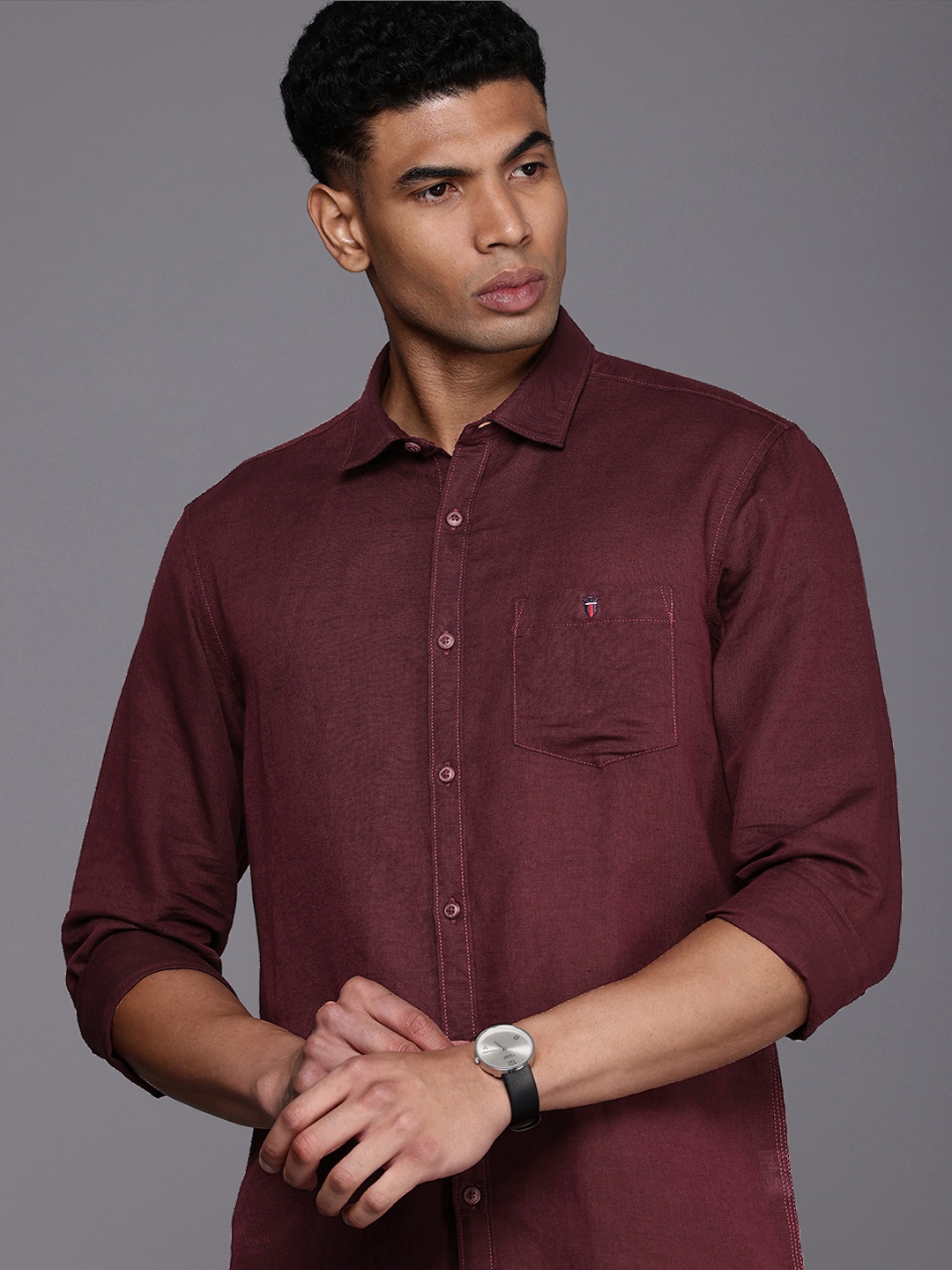 

Louis Philippe Jeans Pure Linen Slim Fit Opaque Casual Shirt, Maroon