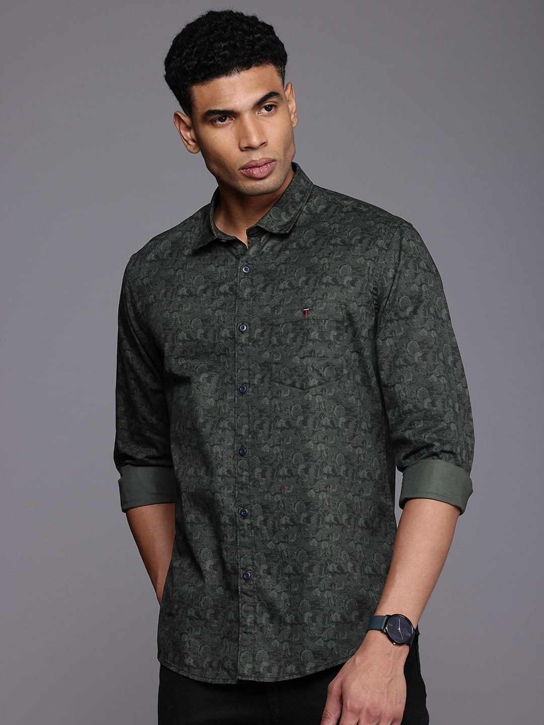 

Louis Philippe Jeans Pure Cotton Slim Fit Opaque Printed Casual Shirt, Olive