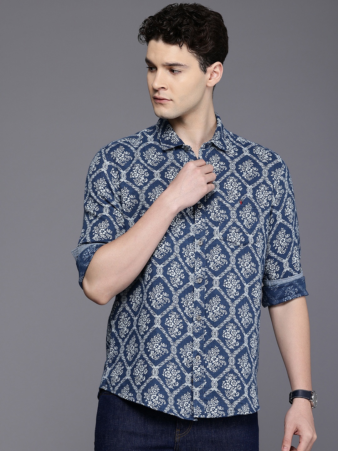 

Louis Philippe Jeans Pure Cotton Ethnic Motifs Printed Slim Fit Casual Shirt, Navy blue
