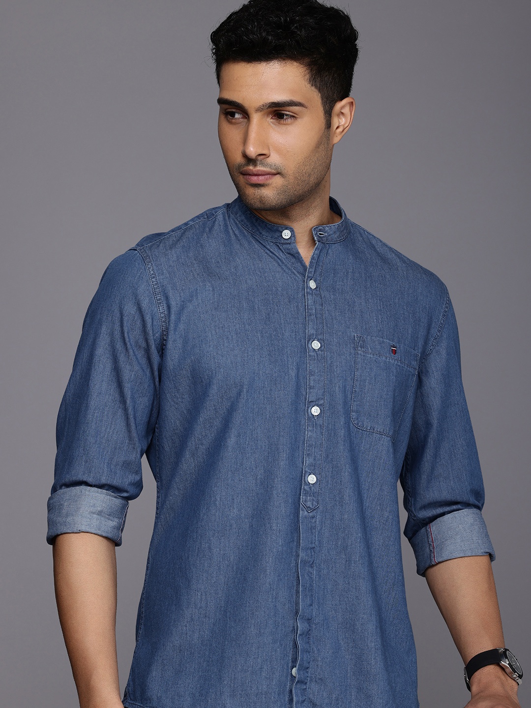 

Louis Philippe Jeans Pure Cotton Chambray Slim Fit Opaque Casual Shirt, Blue